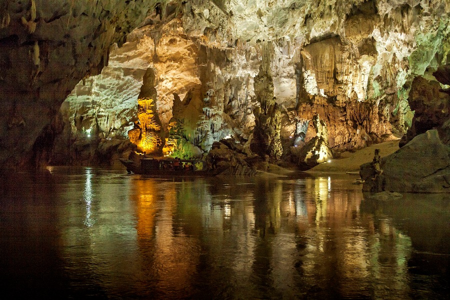 phong nha cave tour from hue