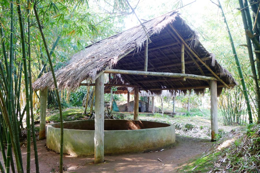 Hien Luong Bridge, Ben Hai River and Vinh Moc Tunnels