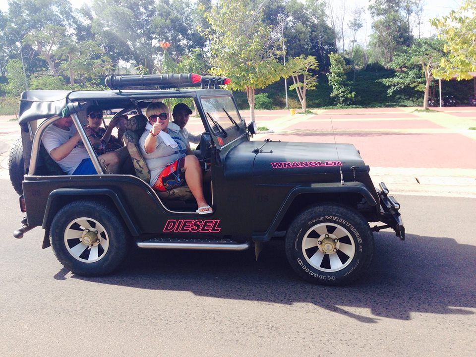 jeep tour to phong nha cave