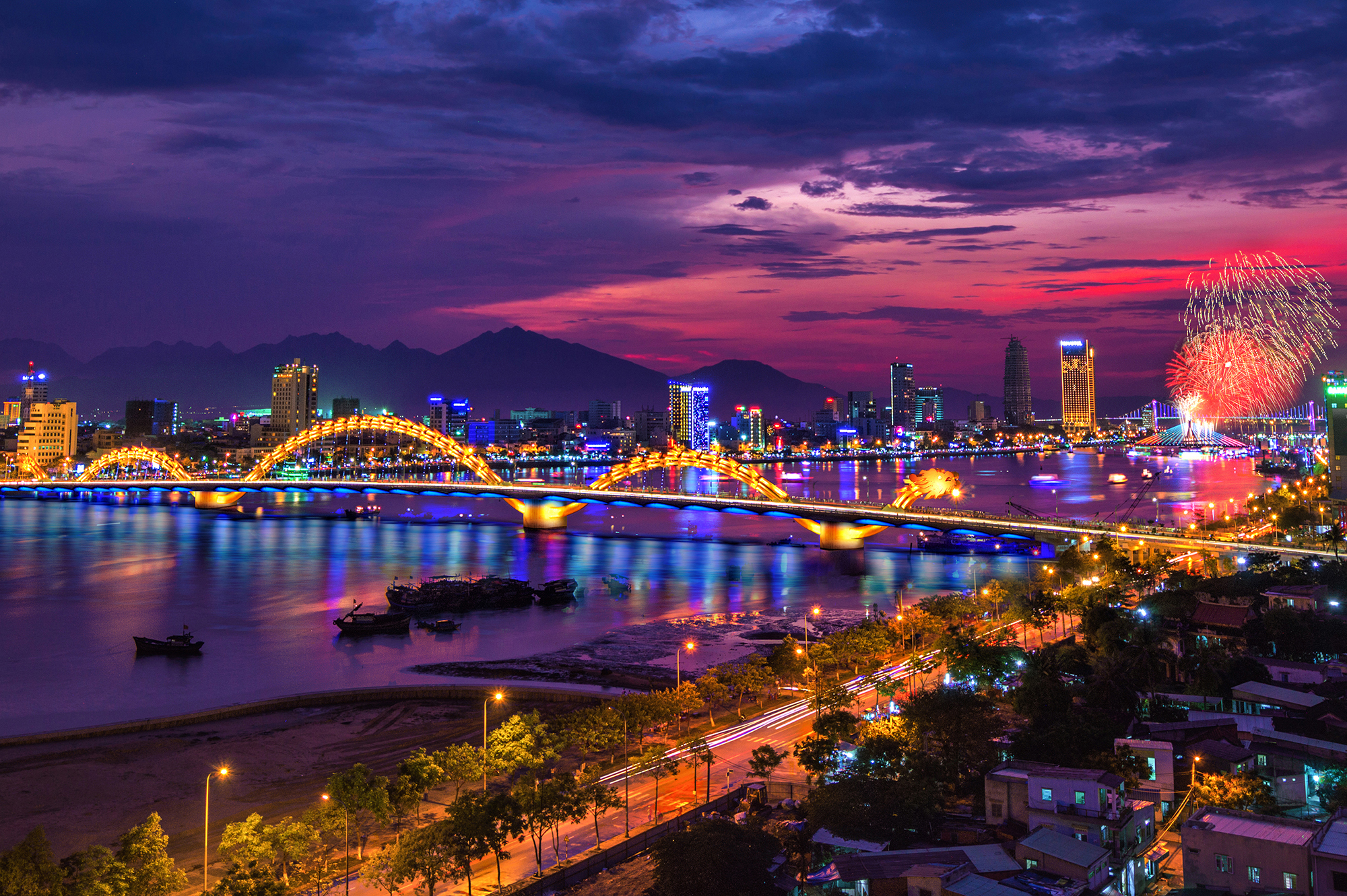 Central Vietnam Package Tour from Thailand