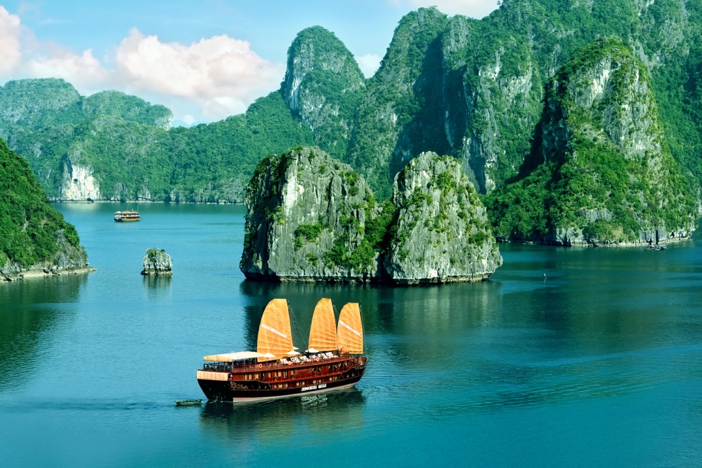 vietnam tour package from indonesia